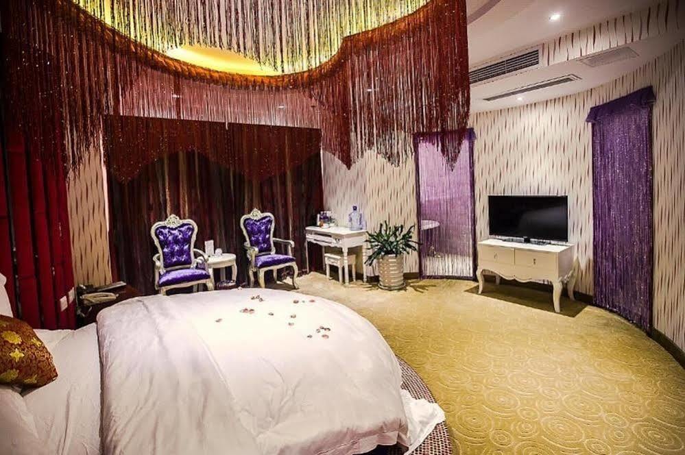 Chongqing Xinhao Theme Hotel ภายนอก รูปภาพ